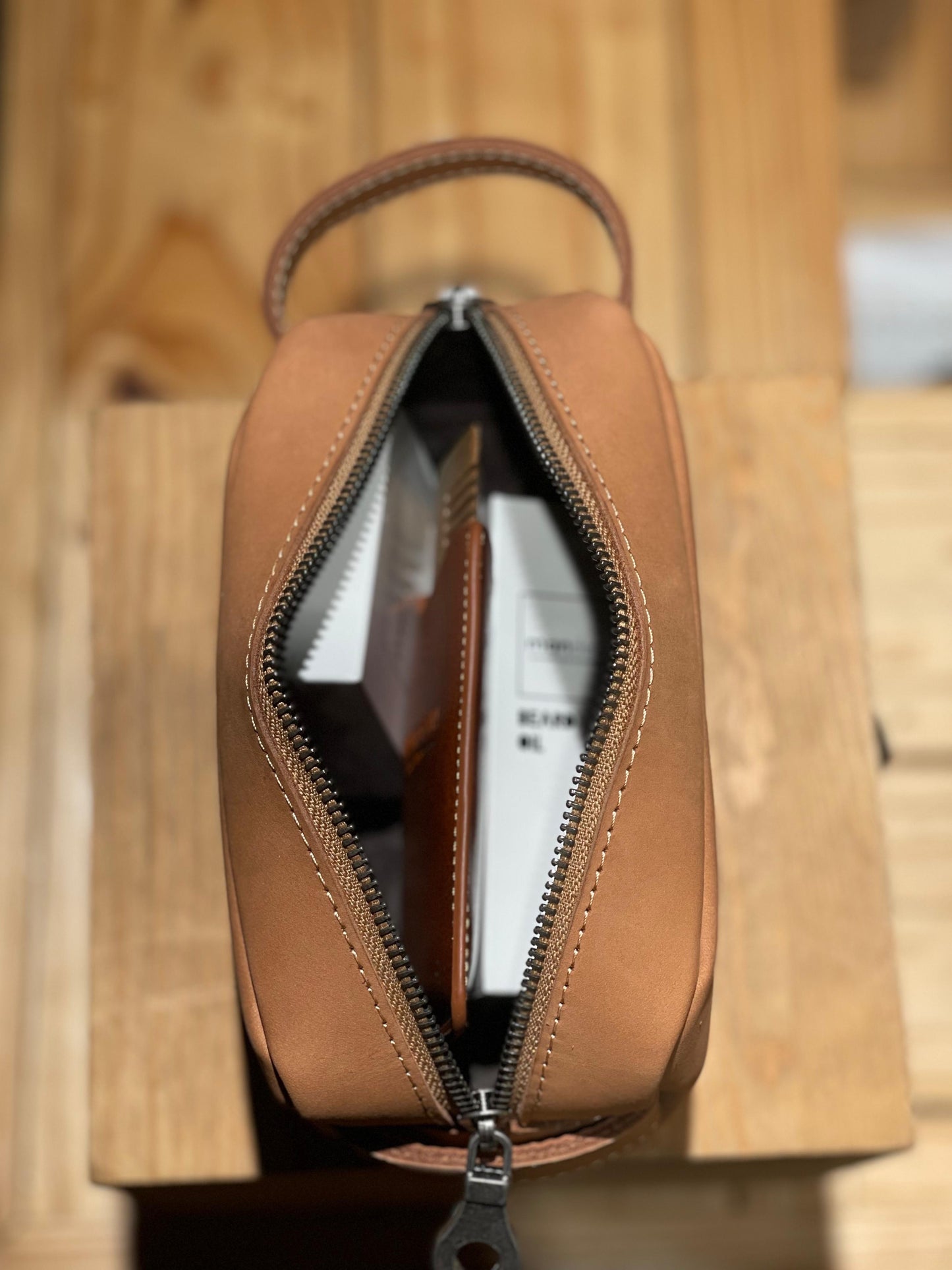MANDEVU LEATHER WASH BAG - Limited Edition