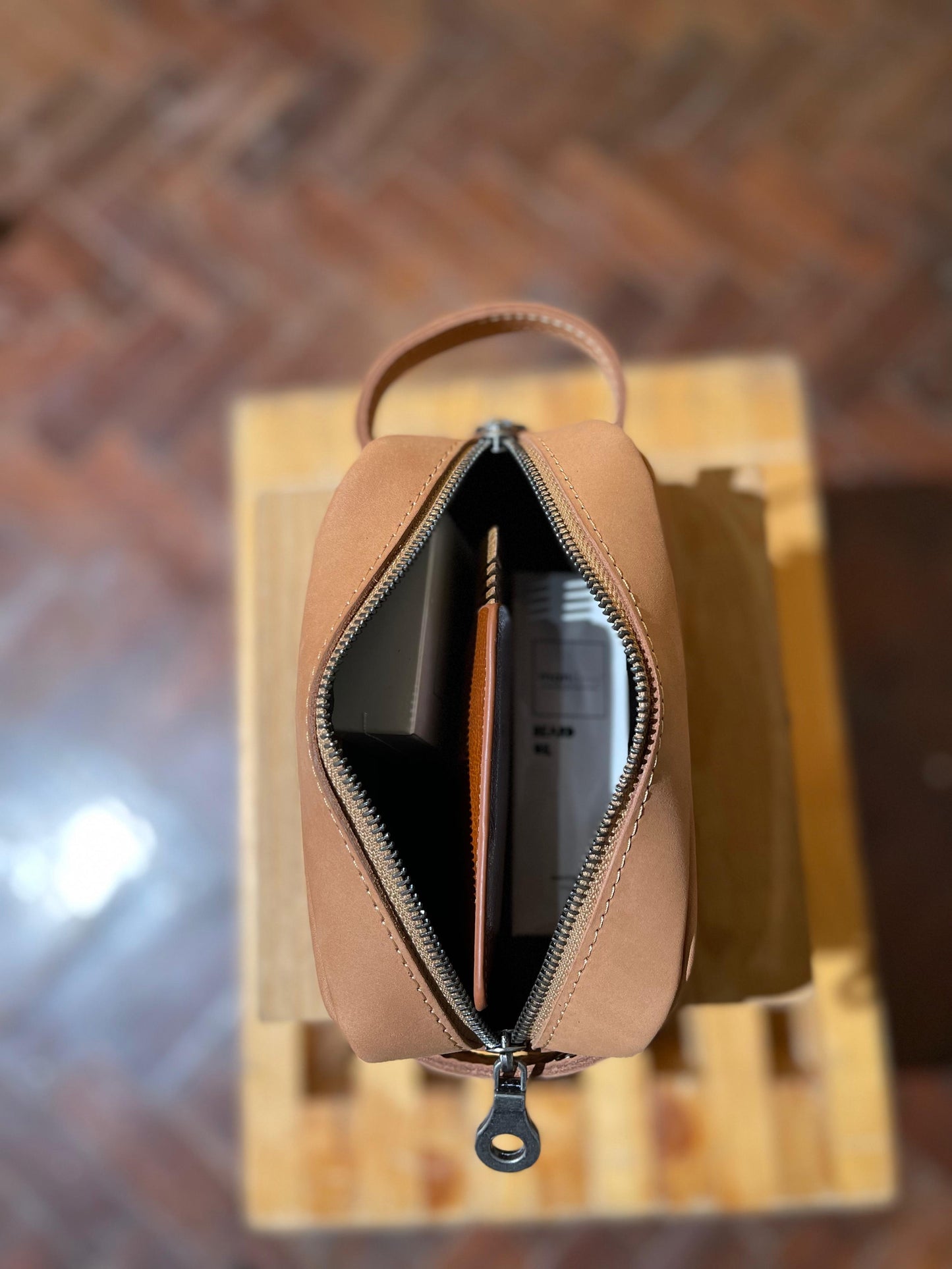 MANDEVU LEATHER WASH BAG - Limited Edition