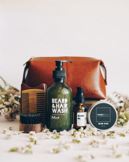 THE BEARD CARE SET WITH LEATHER BAG